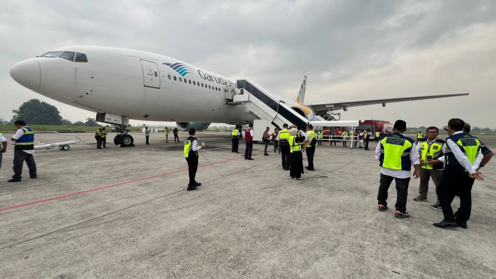 Detik-detik TNI evakuasi penumpang Saudi Airlines di Bandara Kualanamu usai dapat laporan ancaman bom