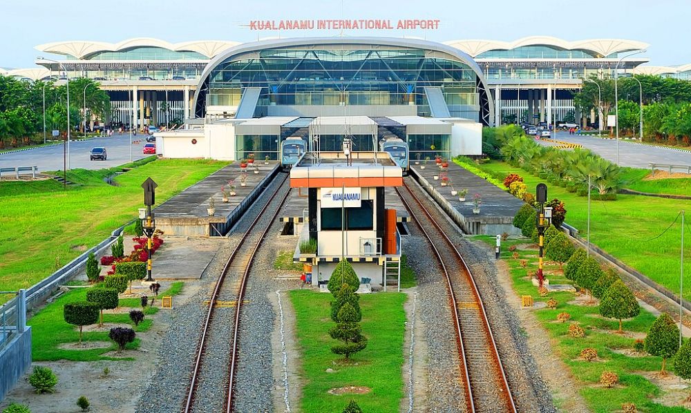 Detik-detik TNI evakuasi penumpang Saudi Airlines di Bandara Kualanamu usai dapat laporan ancaman bom