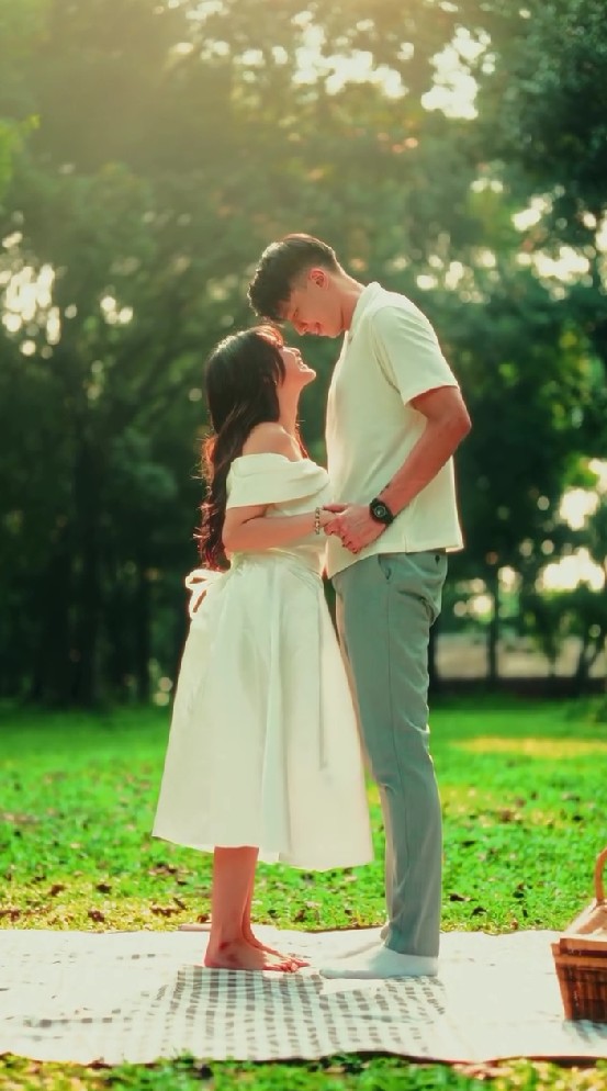 Nita Vior umumkan kehamilan selang 6 bulan nikah, 9 potret bahagia tunjukkan perut buncit