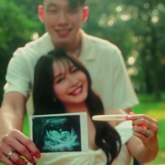 Nita Vior umumkan kehamilan selang 6 bulan nikah, 9 potret bahagia tunjukkan perut buncit