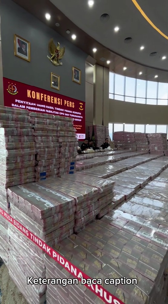 Terbesar sepanjang sejarah, ini 7 potret tumpukan uang Rp11,8 T yang disita Kejagung dari Wilmar Group