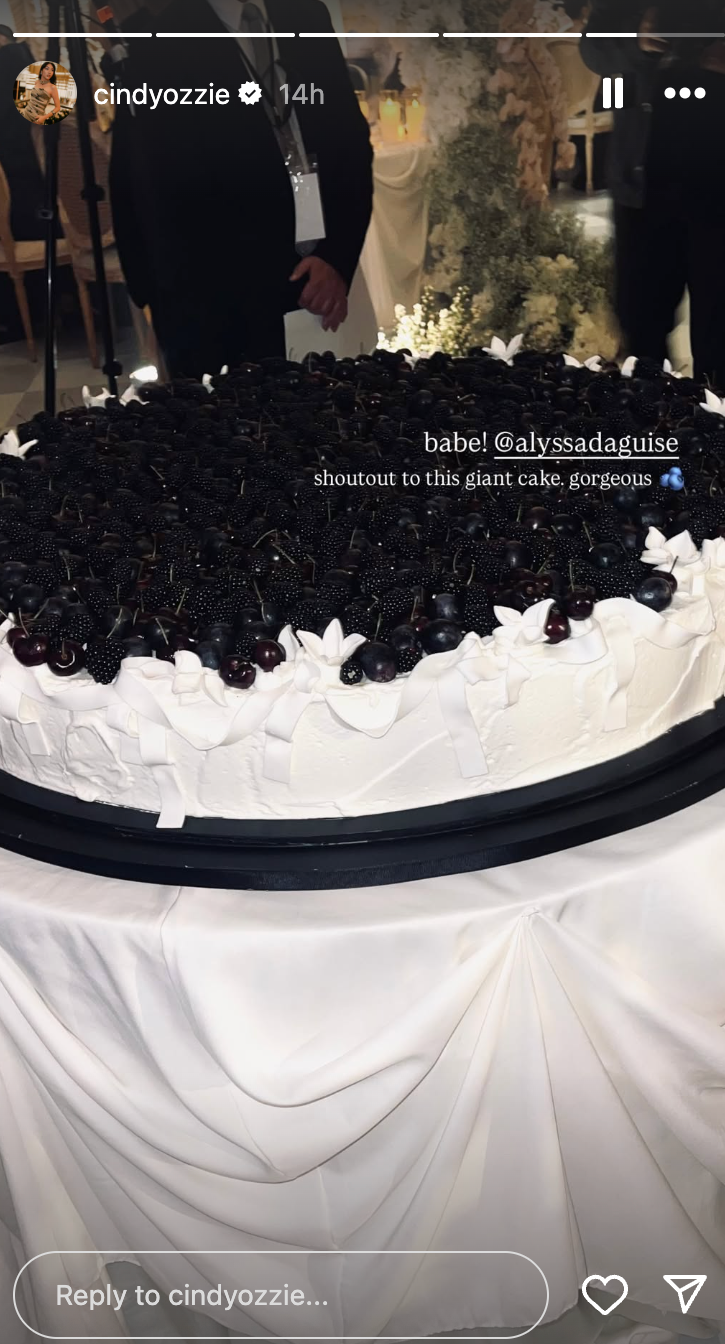 Penampakan kue pernikahan Al Ghazali & Alyssa Daguise yang lagi tren jadi wedding cake, tertarik coba?