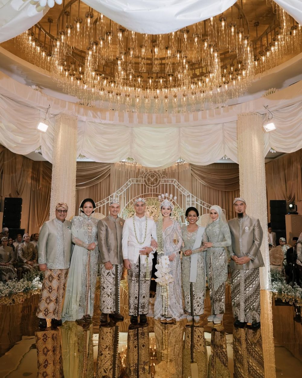 Ngunduh mantu Al Ghazali tanpa sponsor, Ahmad Dhani klaim habiskan dana seharga mobil Royce Rolls