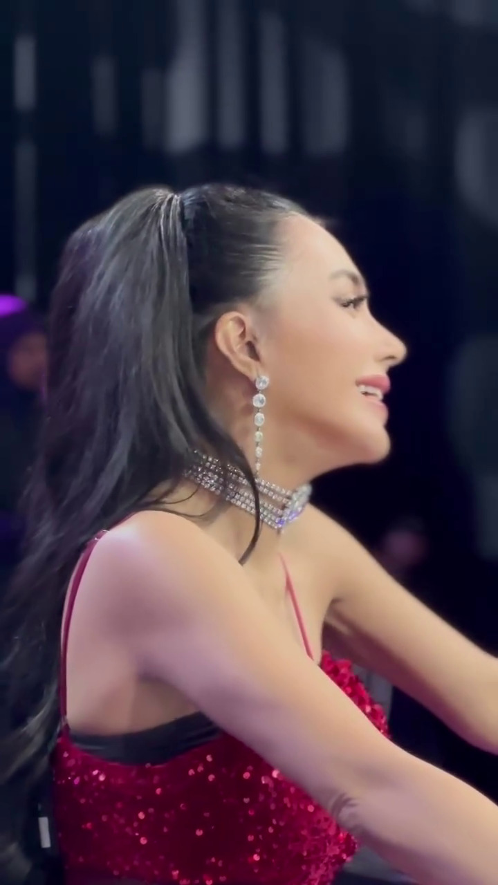 9 Potret transformasi Denada usai oplas di Thailand, hidung mancungnya bikin pangling