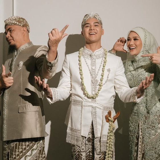 Mulan Jameela spill venue dengan panggung megah acara ngunduh mantu Al Ghazali, intip 7 potretnya 