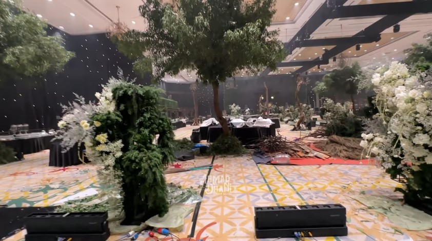 9 Potret penampakan dekorasi ngunduh mantu Al Ghazali, Ahmad Dhani pasang stupa Borobudur