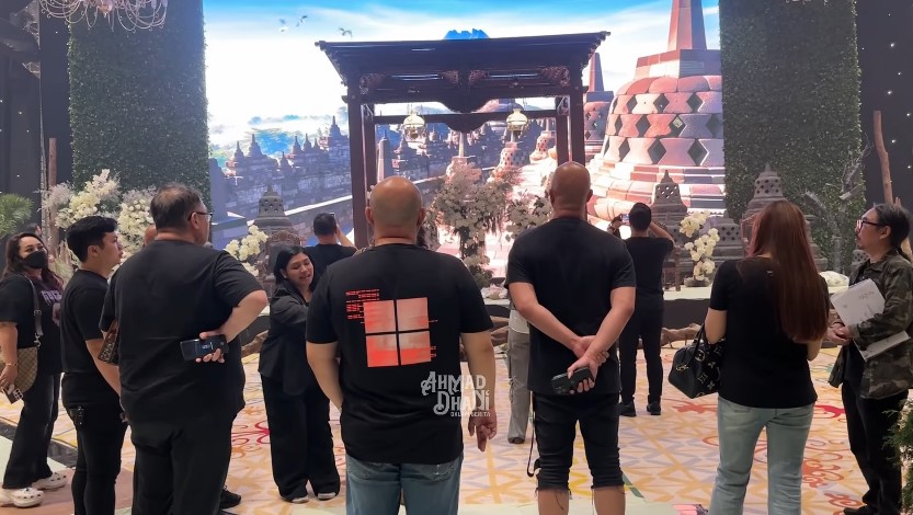 9 Potret penampakan dekorasi ngunduh mantu Al Ghazali, Ahmad Dhani pasang stupa Borobudur