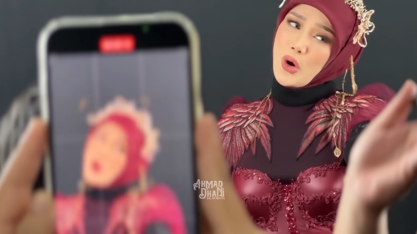 Bakal digelar bak konser, ini 7 potret persiapan Mulan Jameela nyanyi di ngunduh mantu Al Ghazali