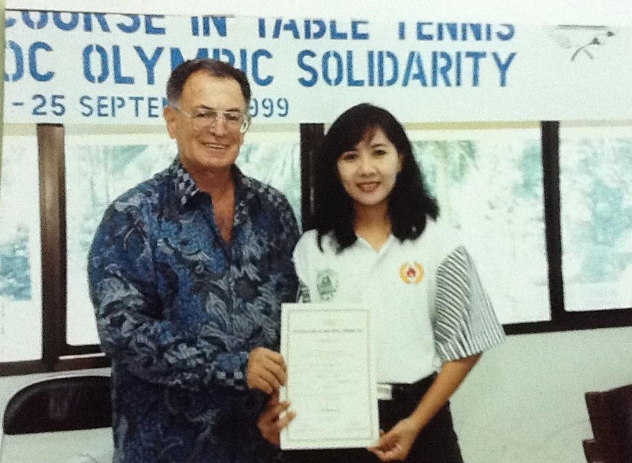 Sukses mendulang prestasi, intip 9 pesona cantik awet mudanya Nani Soewanto mantan istri Rano Karno