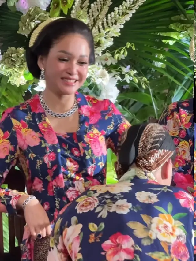 7 Potret detail perhiasan Maia Estianty di rangkaian pernikahan Al Ghazali, total capai Rp18 M