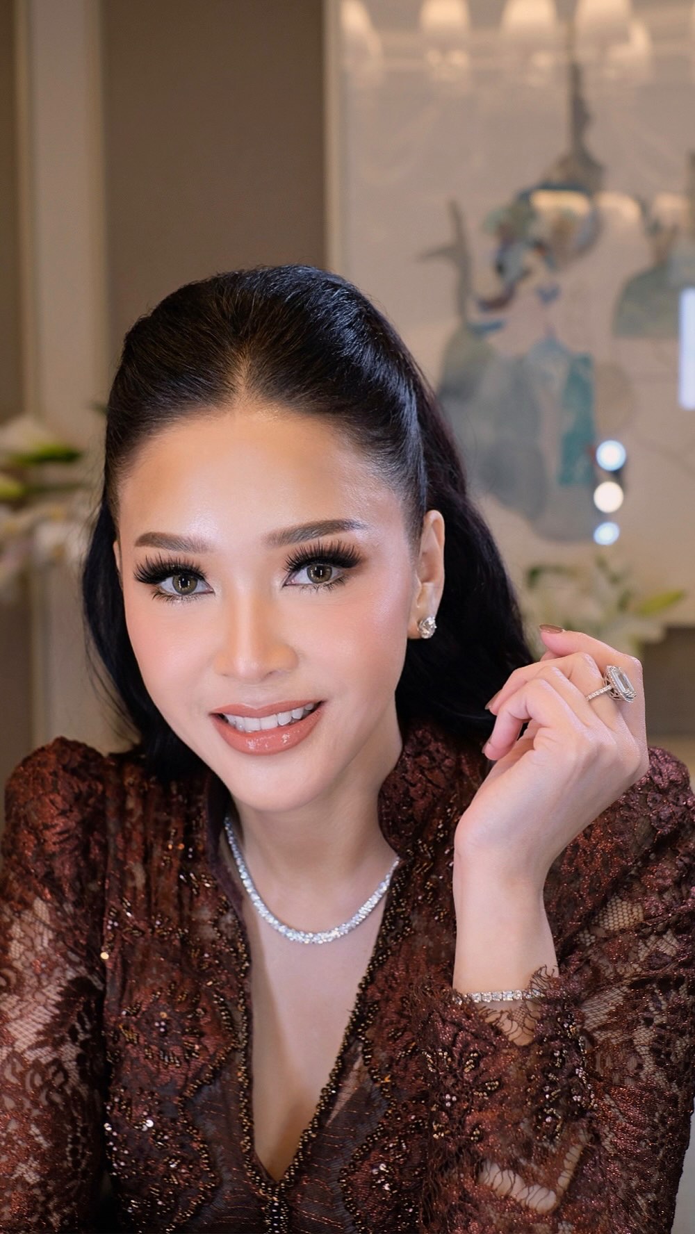 7 Potret detail perhiasan Maia Estianty di rangkaian pernikahan Al Ghazali, total capai Rp18 M