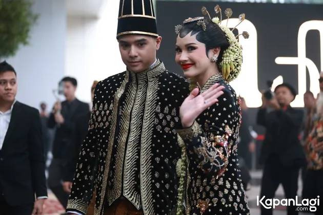 5 Potret Al Ghazali dan Alyssa Daguise di acara ngunduh mantu, serasi pakai baju pengantin Jawa