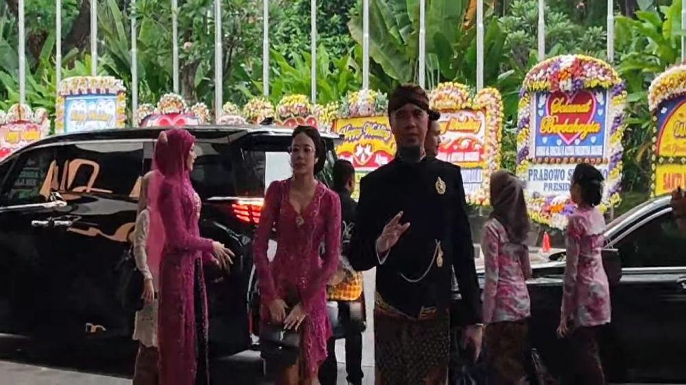 Gagal bersanding dengan Maia di Ngunduh mantu Al, ini 7 potret kehadiran Ahmad Dhani dan Mulan Jameela