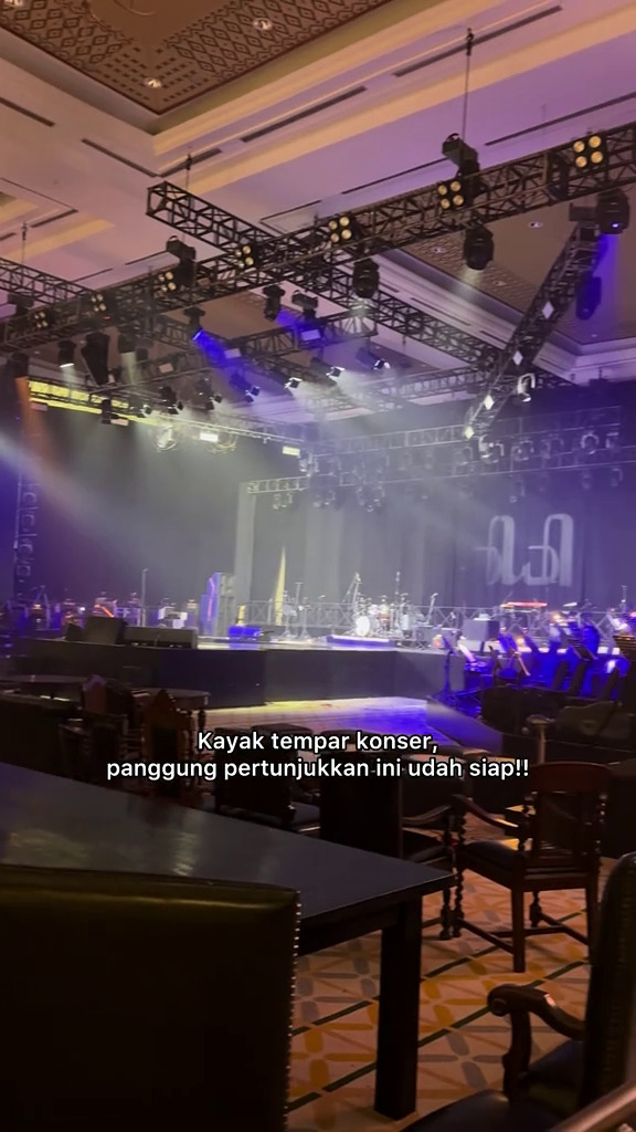 Dekorasi ngunduh mantu Al Ghazali mewah nuansa Jawa, ini 9 potretnya, tampilkan foto lawas bak museum