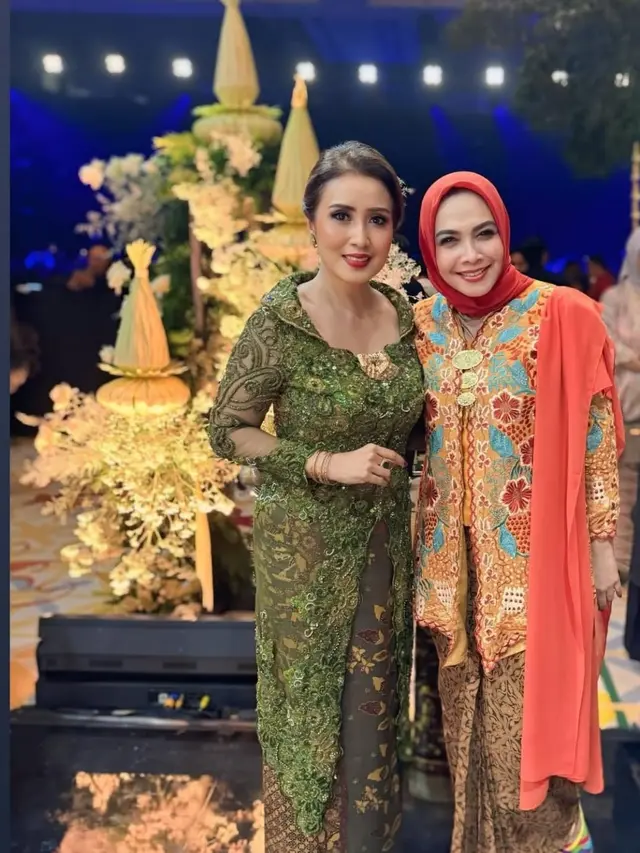 Potret 8 seleb era 90-an kondangan ke ngunduh mantu Al Ghazali dan Alyssa Daguise, meriah bak reuni