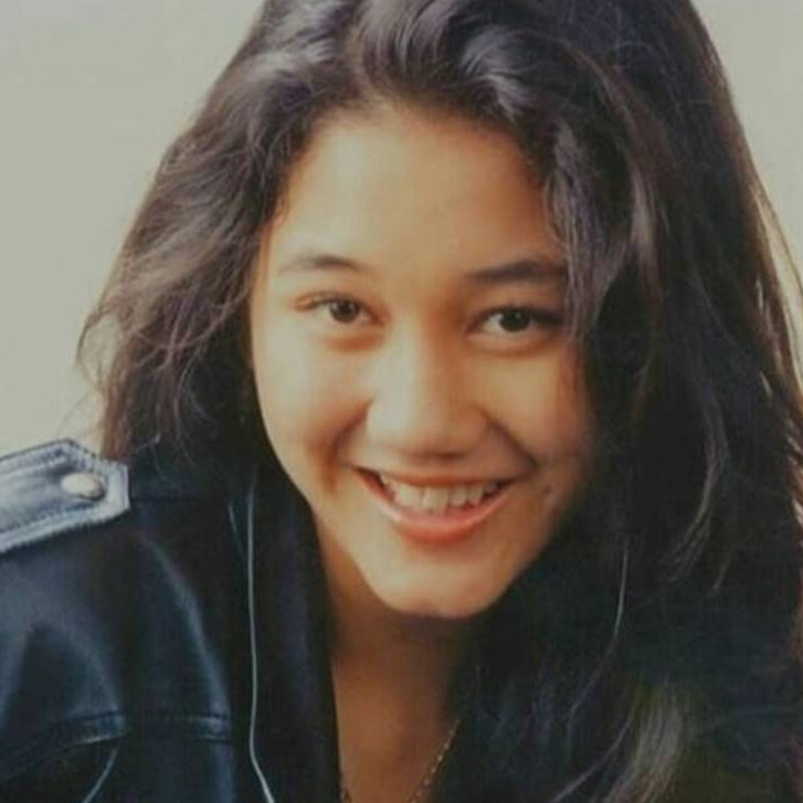 Wanita ini sempat dijuluki 'titisan Nike Ardilla', ini 11 potret nostalgianya di awal karier
