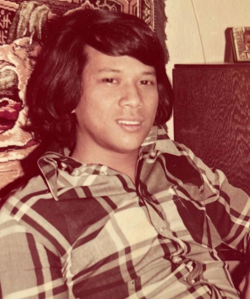 Potret lawas ayah artis top ini mirip Ariel NOAH, intip 11 pesona mudanya