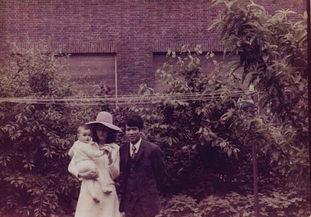 Potret lawas ayah artis top ini mirip Ariel NOAH, intip 11 pesona mudanya