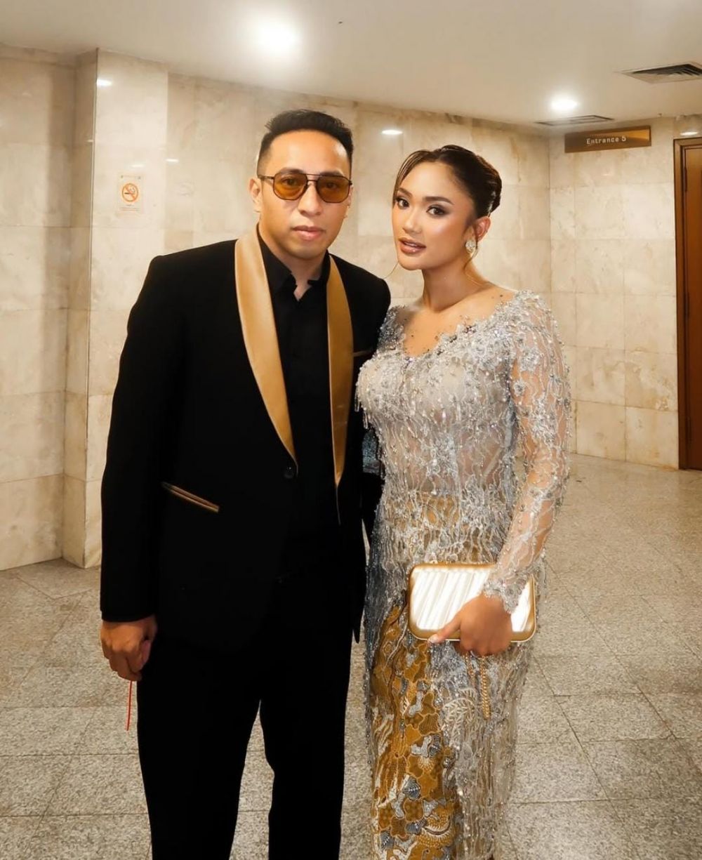 Potret penampilan 9 penyanyi di ngunduh mantu Al Ghazali, gaya Mahalini dinilai terlalu terbuka