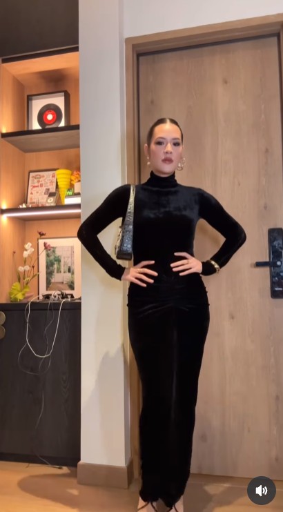 Potret penampilan 9 penyanyi di ngunduh mantu Al Ghazali, gaya Mahalini dinilai terlalu terbuka