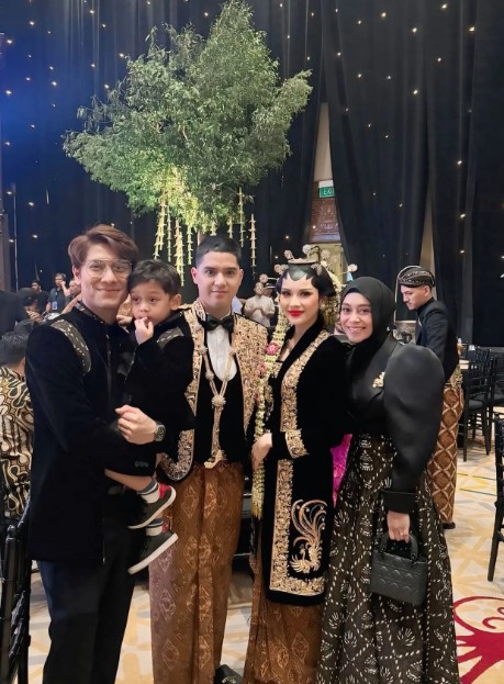 Potret penampilan 9 penyanyi di ngunduh mantu Al Ghazali, gaya Mahalini dinilai terlalu terbuka