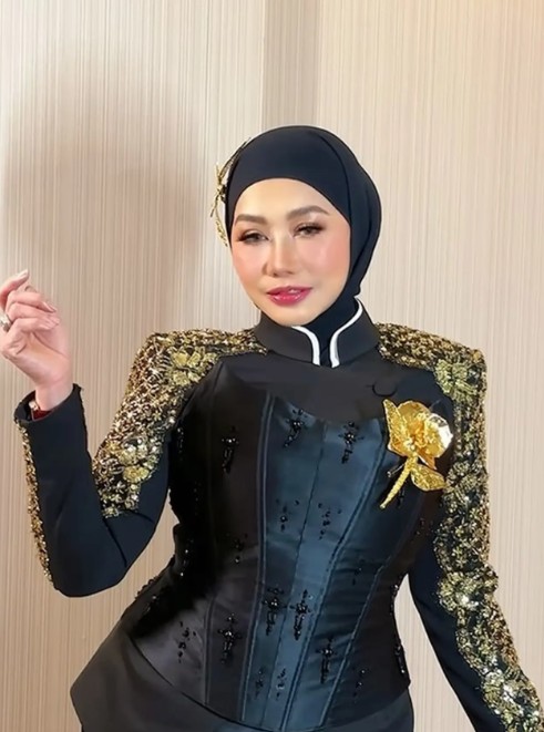 Potret penampilan 9 penyanyi di ngunduh mantu Al Ghazali, gaya Mahalini dinilai terlalu terbuka