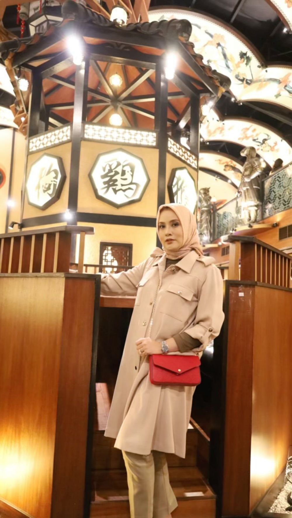 Bintang iklan ini awet muda di usia 50 tahun, 11 potret terbarunya ternyata kakak ipar Fairuz A. Rafiq