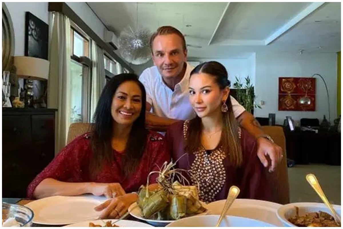 17 Tahun cerai tapi tetap kompak, intip 8 potret kebersamaan orang tua Alyssa Daguise usai berpisah