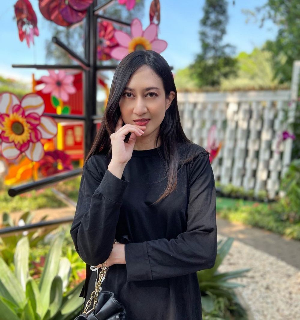 Pemain Jinny Oh Jinny pernah dipacari Indra Bruggman, 11 potret terbarunya menawan di usia 43 tahun