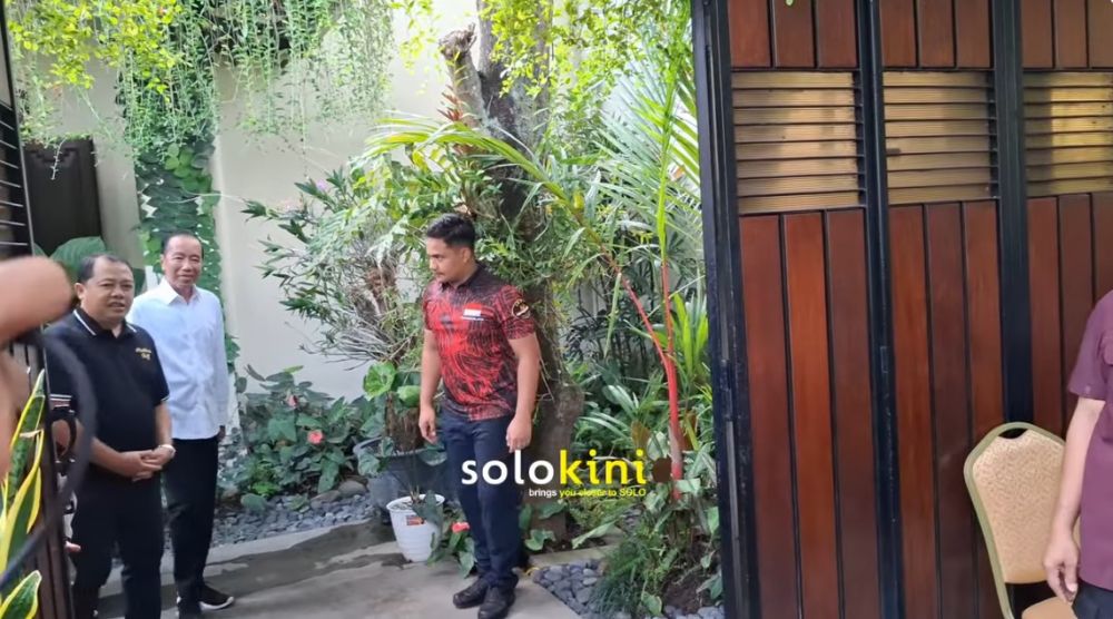 9 Potret warga rayakan ulang tahun Jokowi ke-64, didoakan sembuh dan panjang umur