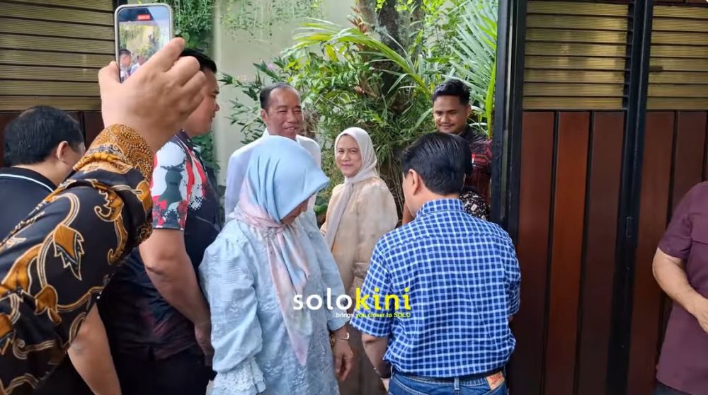 9 Potret warga rayakan ulang tahun Jokowi ke-64, didoakan sembuh dan panjang umur