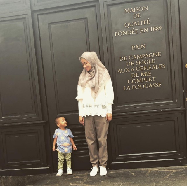 Mantan pacar Ojak Tukang Ojek Pengkolan kini jadi IRT, 11 potret terbarunya cantik mantap berhijab