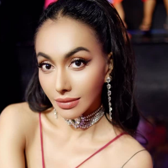 Blak-blakan oplas untuk kecantikan, Denada bocorkan biaya permak wajah mencapai Rp300 juta