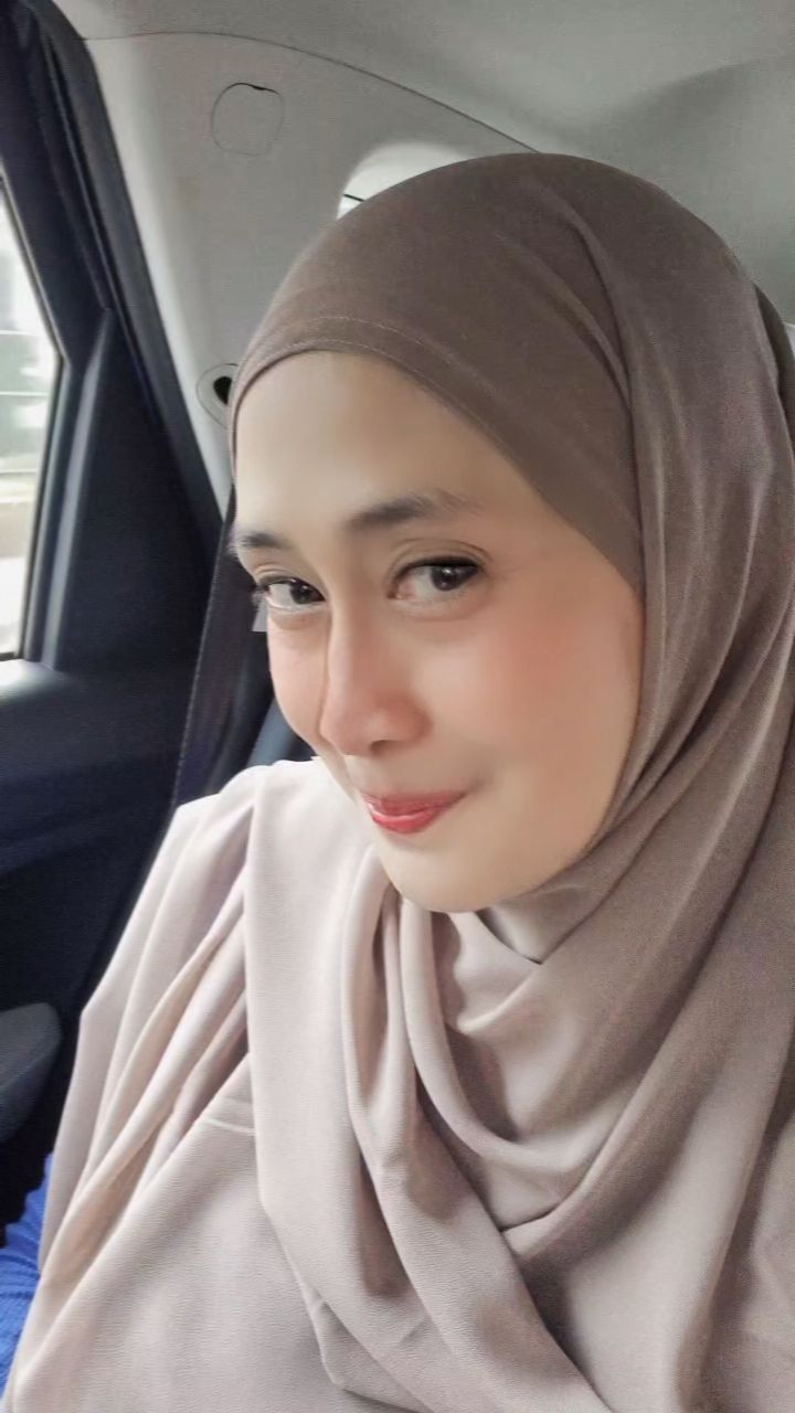 Ingat pemeran Bu Sari Tukang Ojek Pengkolan? Kini jadi pebisnis kuliner, intip 9 potret terbarunya