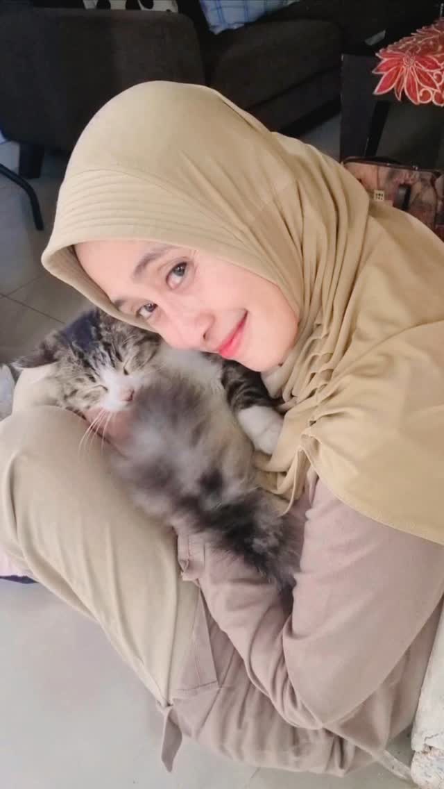 Ingat pemeran Bu Sari Tukang Ojek Pengkolan? Kini jadi pebisnis kuliner, intip 9 potret terbarunya