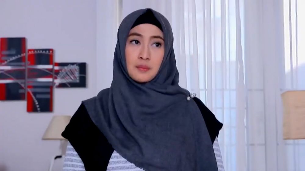 Ingat pemeran Bu Sari Tukang Ojek Pengkolan? Kini jadi pebisnis kuliner, intip 9 potret terbarunya