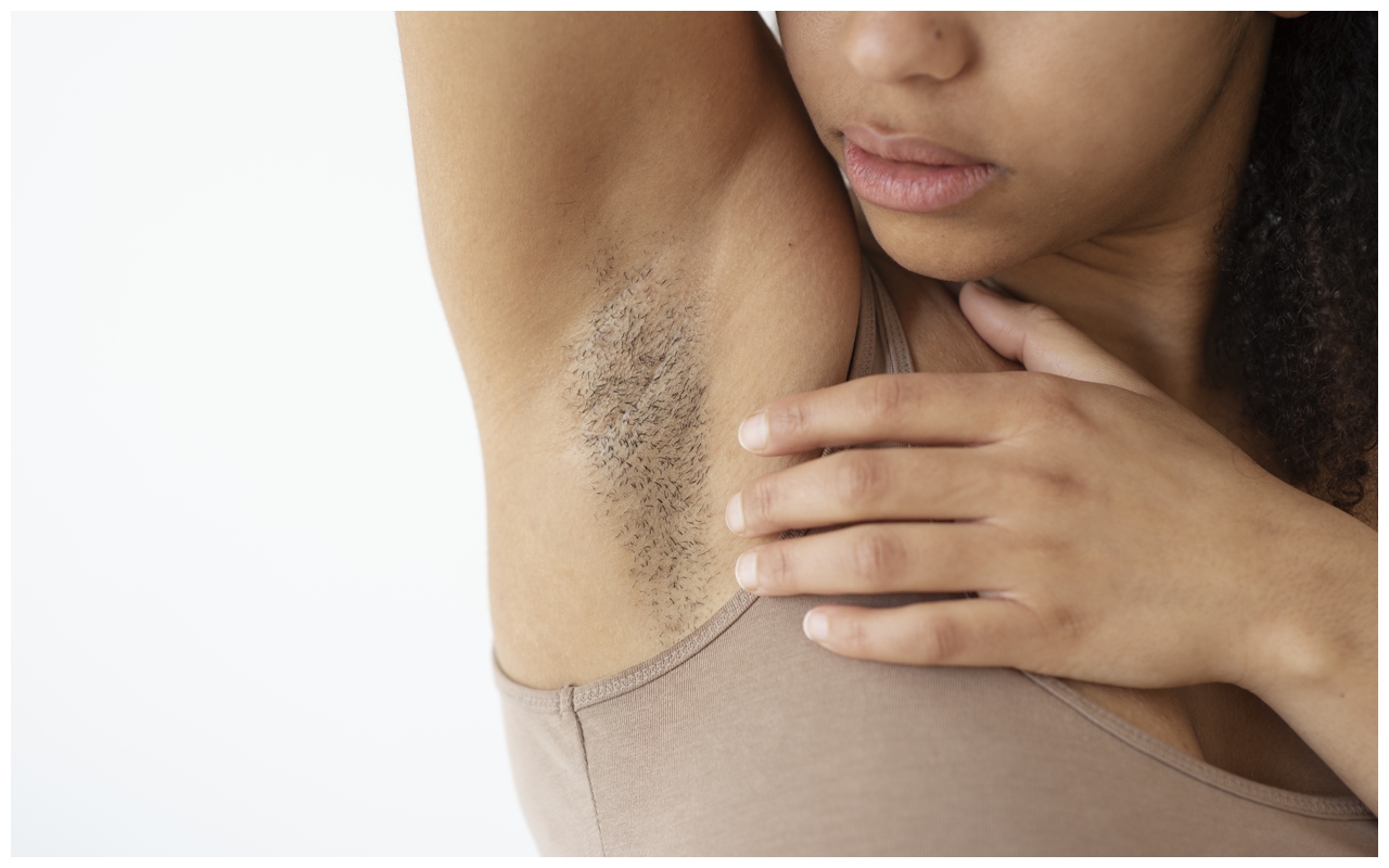 Tak perlu krim pemutih, begini cara cerahkan siku dan ketiak gelap pakai scrub dari 3 bahan dapur ini