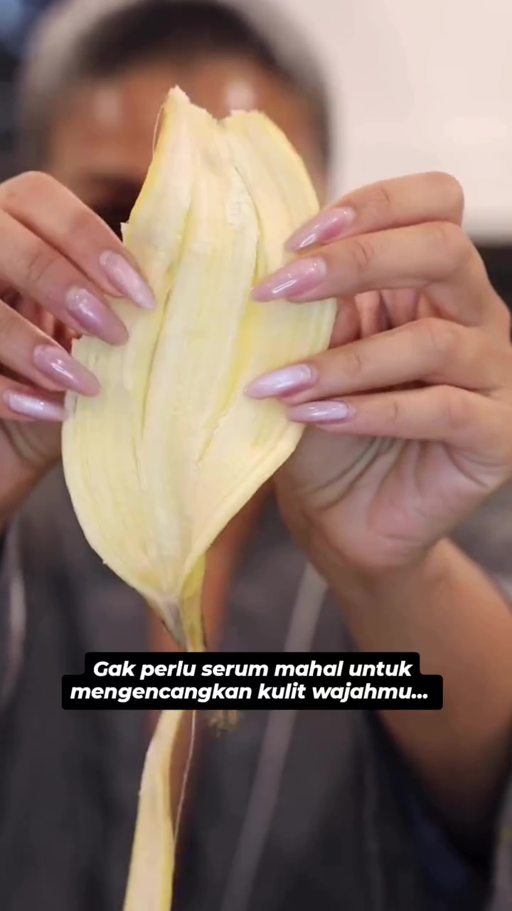 Hasilnya bak dibotox, wanita ini bagikan trik kencangkan wajah agar bebas kerutan pakai 1 kulit buah