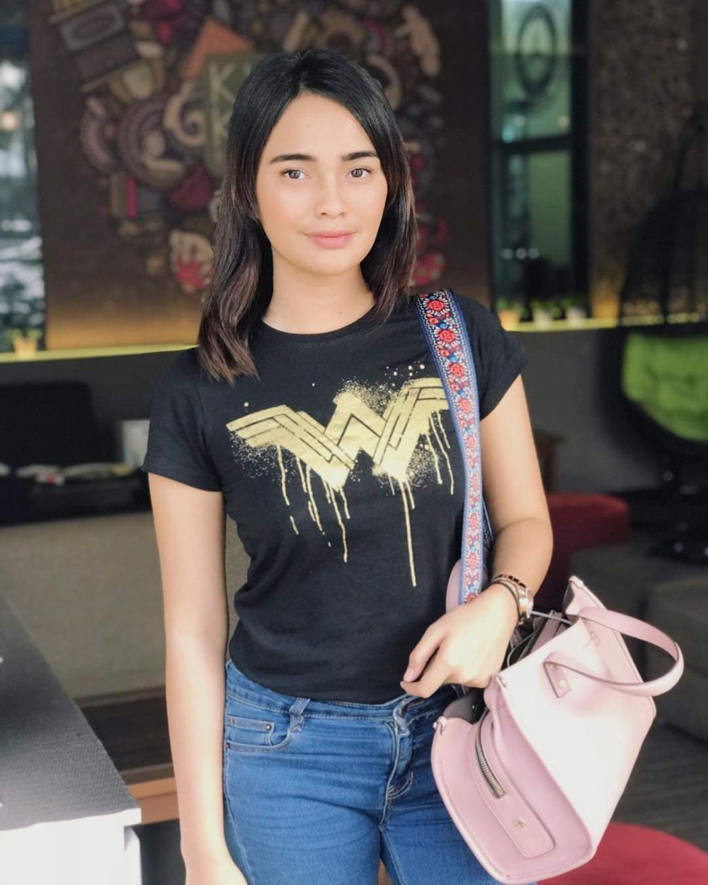 Ingat pemeran Munaroh yang naksir Ojak TOP? Ini 9 potret lawasnya yang cantik dengan gaya rambut bob