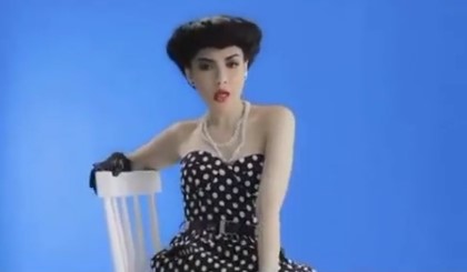 Wanita ini dulu backing vocal Ahmad Dhani, kini dinikahi bangsawan keraton Solo, 9 potret lawasnya