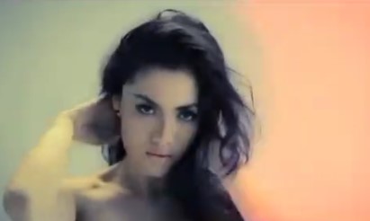 Wanita ini dulu backing vocal Ahmad Dhani, kini dinikahi bangsawan keraton Solo, 9 potret lawasnya