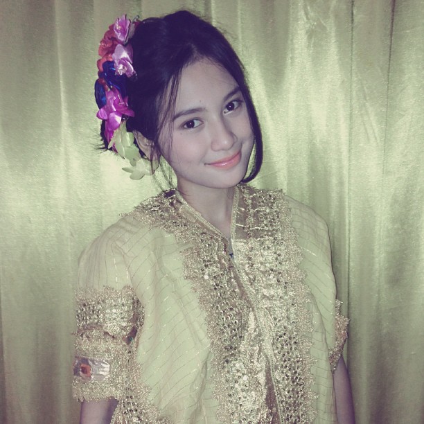 Indah Permatasari cantik dan kece sejak kecil, intip potret lawas 6 istri komedian Tanah Air