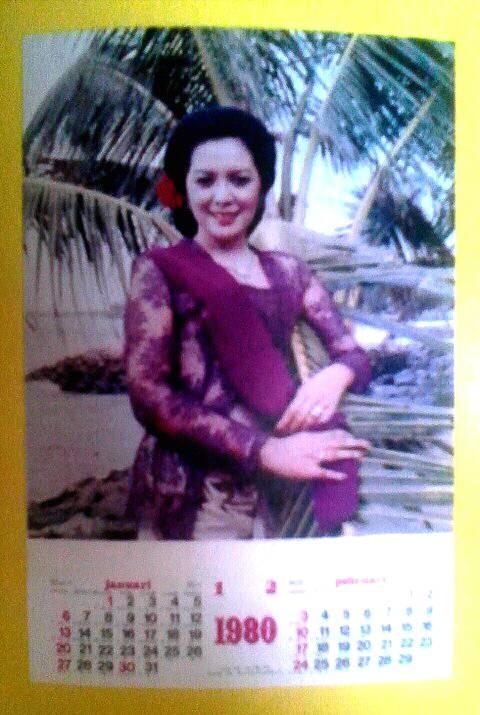 Awet muda di usia 71 tahun, intip 9 potret lawas Lenny Marlina artis top era 80-an