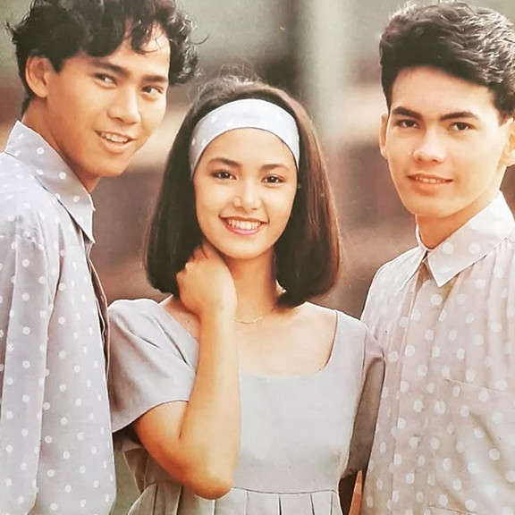 Model cewek bareng Atalarik Syah ini pernah jadi guru TK, kini dinikahi pria bule, 9 potret lawasnya