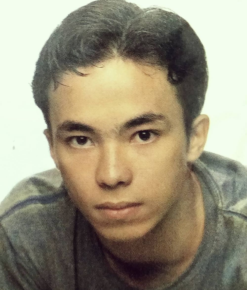 9 Potret lawas Attila Syach eks suami Wulan Guritno pas jadi cover boy, senyum tipisnya bak cowok cool