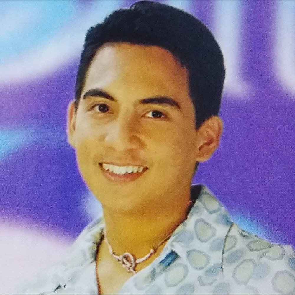 Foto masa muda 9 personel boyband 90-an, Roy Jordy tampil modis dengan tatanan rambut gondrong sebahu