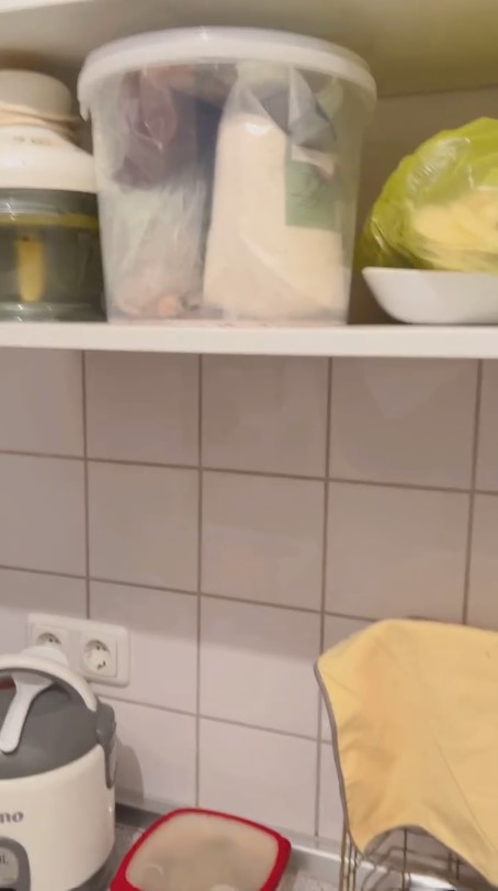 Mungil tapi nyaman, 7 cara Bunda Corla menata dapur rumah baru di Jerman, sering buat live Instagram