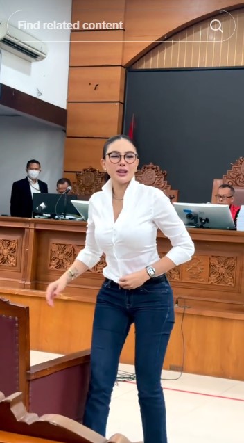 Nikita Mirzani jalani sidang kasus pidana pemerasan, 7 potret terbarunya ini malah tampak kian glowing