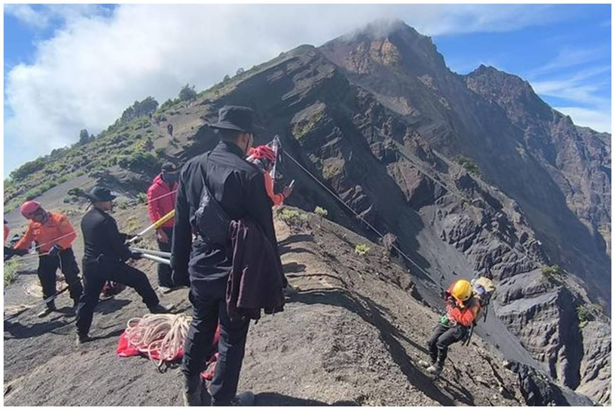 Skema evakuasi pendaki asal brasil yang jatuh di Gunung Rinjani, 3 helikopter canggih diterjunkan