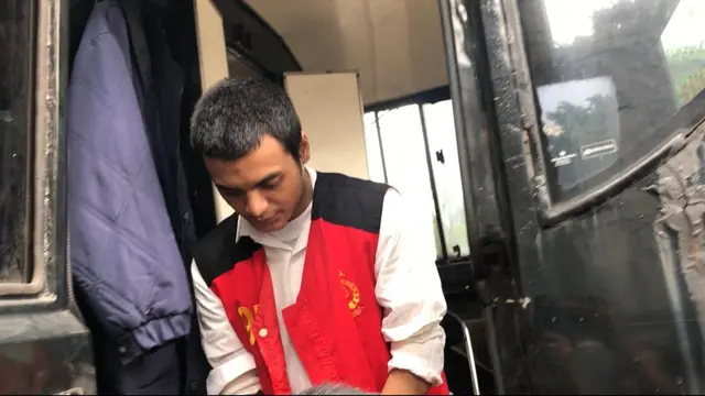 Vadel Badjideh berambut cepak jelang sidang dakwaan, penampilannya bikin pangling